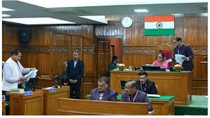 उत्तराखंड विधानसभा में हंगामा: संसदीय कार्यमंत्री के बयान पर विपक्ष का विरोध, कागज फाड़कर किया….