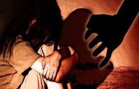 पिता की हैवानियत : अपनी 8 साल की मासूम बेटी को बनाया हवस का शिकार, देखकर कांप गई मां