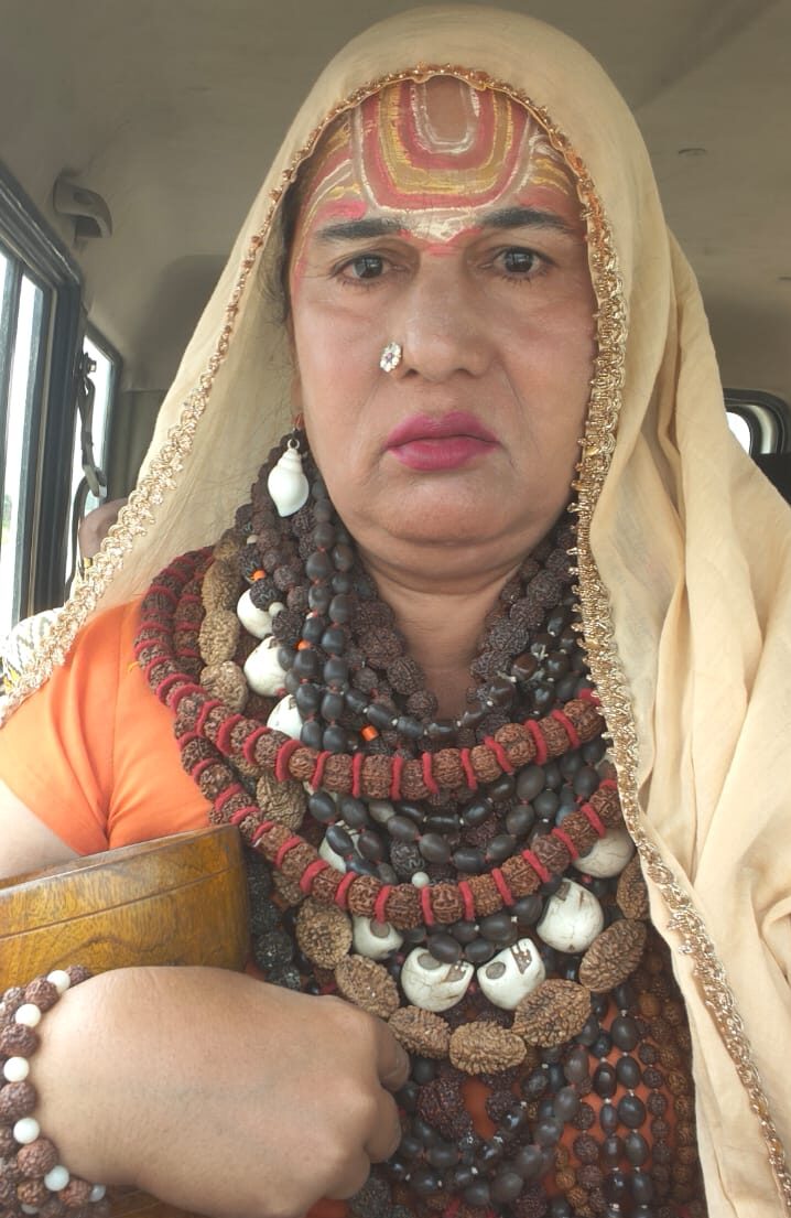 बोर्डर की सुरक्षा में जुटे जवानों को दें प्राथमिकता: रिया किन्नर का संदेश!