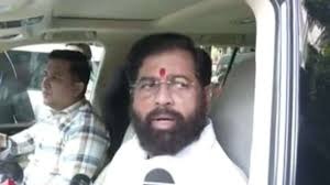 पाकिस्तान कुत्ते की दुम की तरह टेढ़ा है, उसे काटने वाला वक्त आ गया है….पाकिस्तान पर शिंदे का गरजता हुआ बयान…