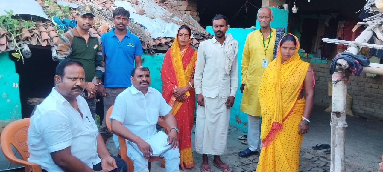 बांका जिले में दिव्यांग लखन लाल यादव के असामयिक निधन पर संवेदना जताने पहुंचे राष्ट्रीय कार्यकारी अध्यक्ष हरदेव प्रसाद